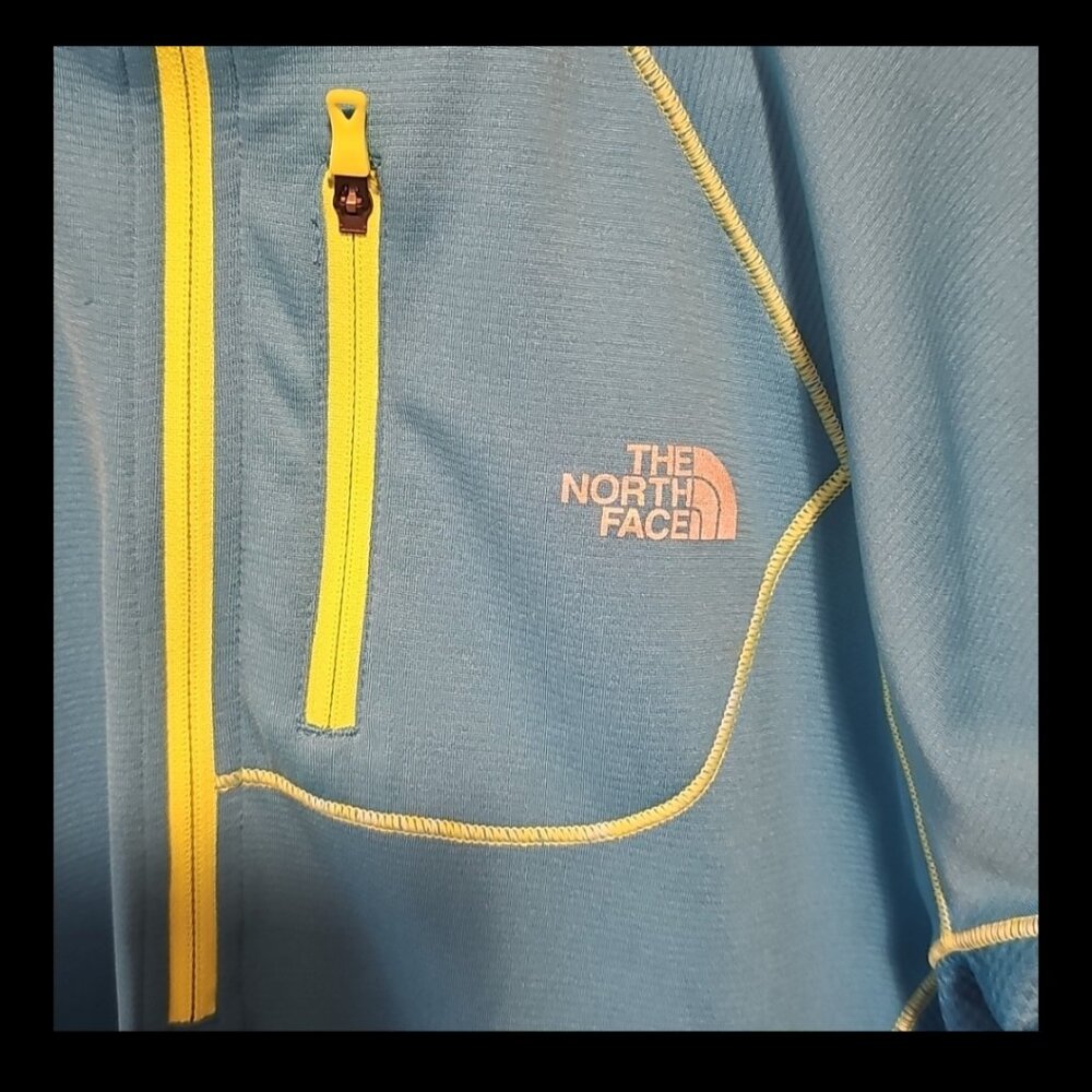 The North Face Women's 1/4 Zip Long Sleeve - Picture 4 of 6